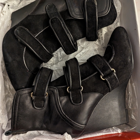 Ankle wedge booties in black - Picture 3 of 4